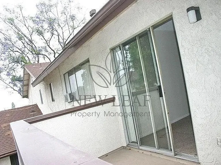 3054 Gladstone St #4 — Photo 12