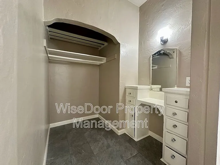 1030 Leonard Ave #6 — Photo 10