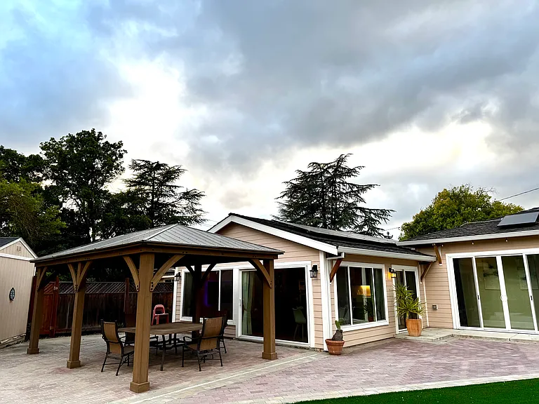 11 Serena Gdns #2 — Photo 8
