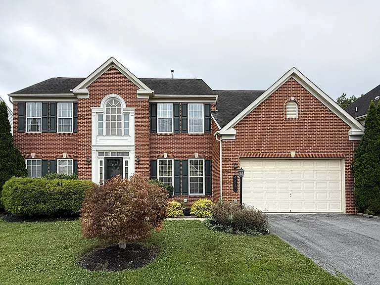 4415 Medallion Dr — Photo 1