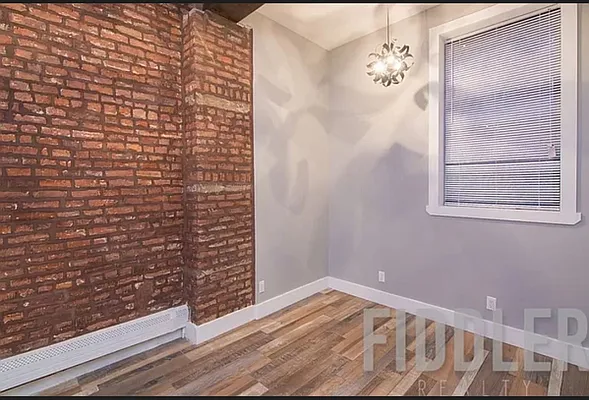 Rented by EXR | media 20