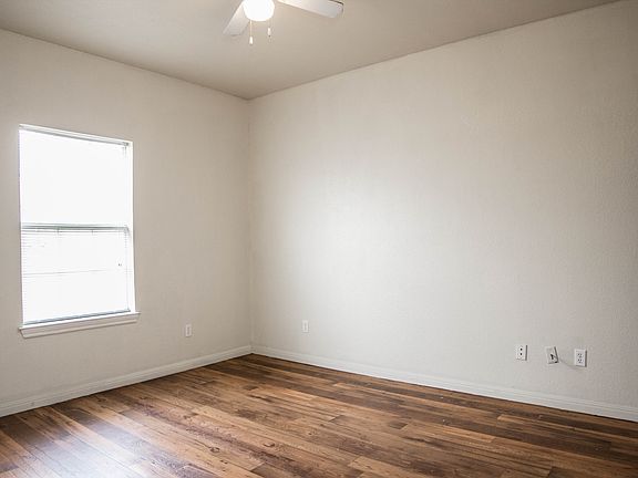 4th image of 1621 Bagby Ave