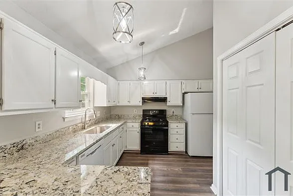 3 bed, 1120 sqft, $1,550 — Photo 2