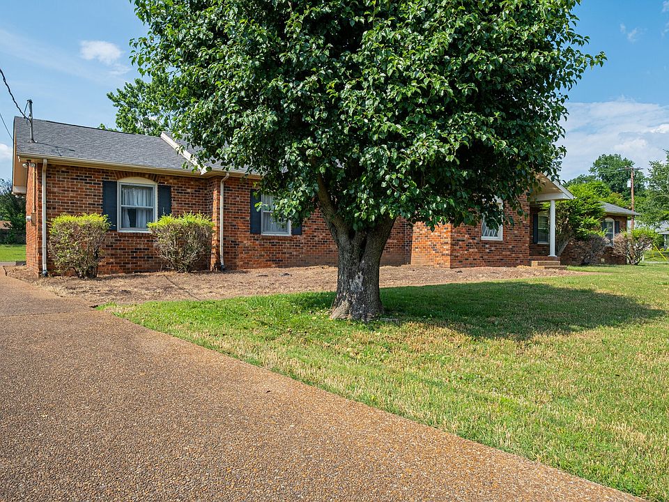 121 Meadow Lake Dr E, Hendersonville, TN 37075 Zillow