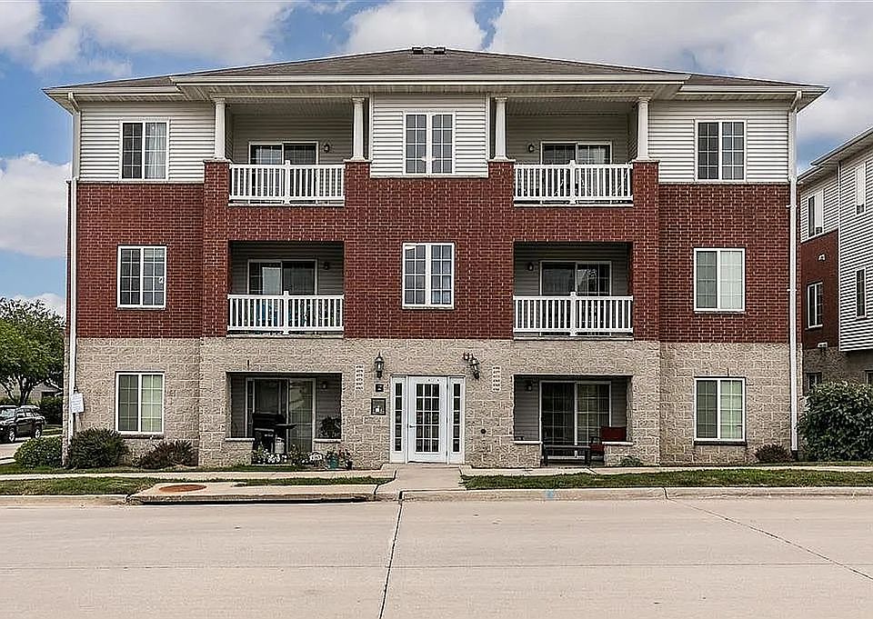 1st image of 4379 York Pl