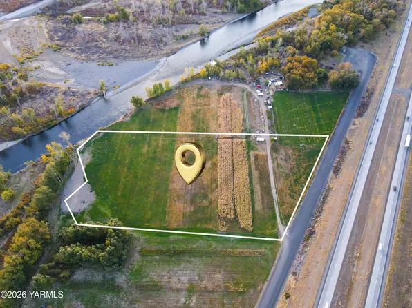 Nka Mellis Frontage 1 Rd, Wapato, WA 98951