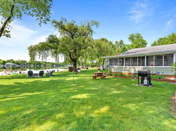 7090 Lake Rd, Coloma, MI 49038