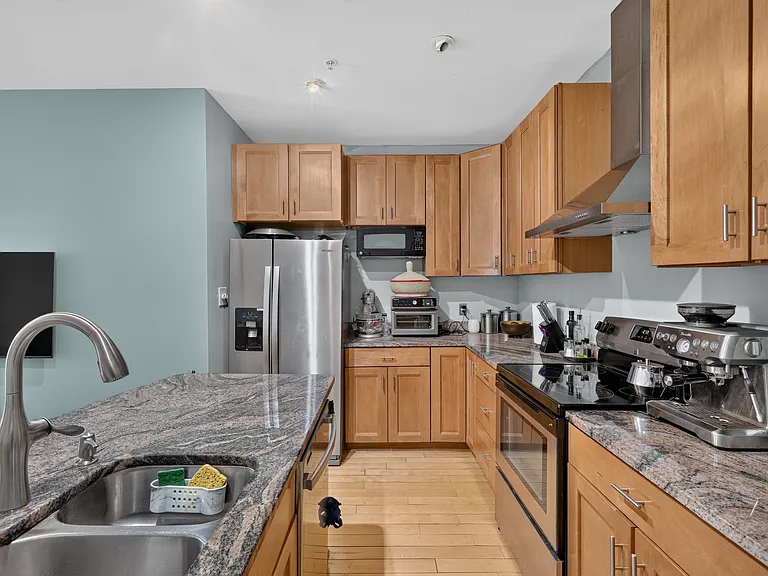 1917 2nd St NE #201 — Photo 5