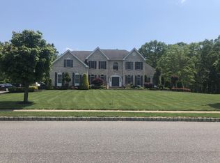 6 Mackenzie Ct, Freehold, NJ 07728