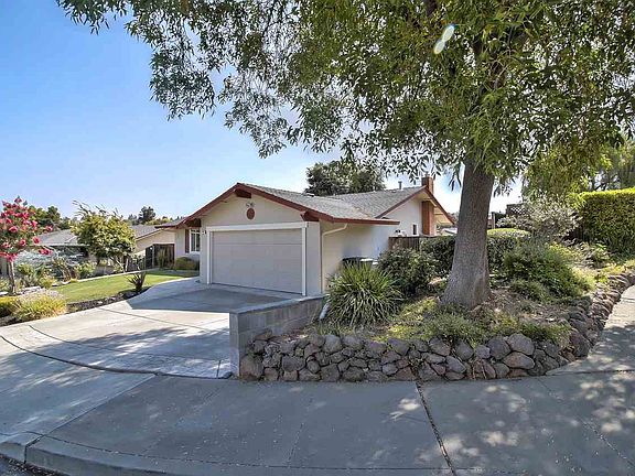 3rd image of 5700 San Luis Ct
