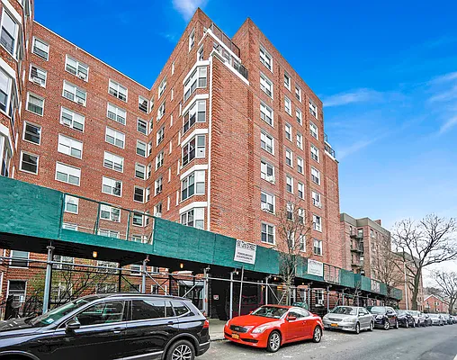 Sold by REMAX Elite | media 16