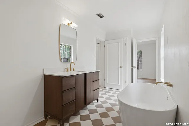 484 E Olmos Dr — Photo 19