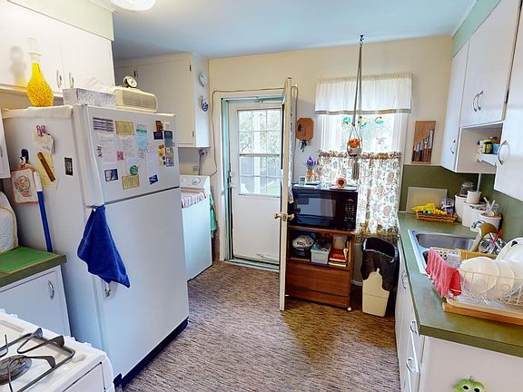 5th image of 932 Sherwood St