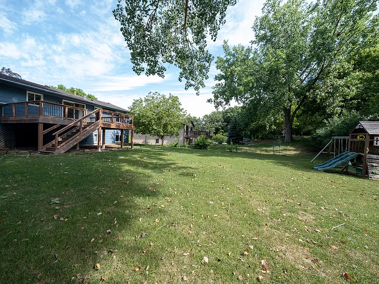 8514 Underwood Ln N — Photo 27