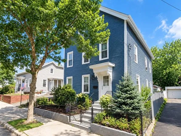 27 Harrison St, Pawtucket, RI 02860