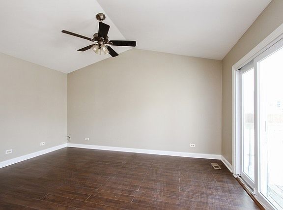 5th image of 1780 Barnhill Dr