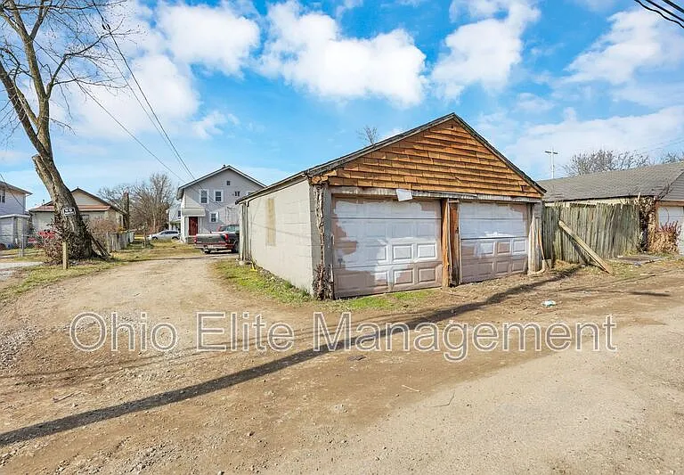 254 S Wayne Ave — Photo 1