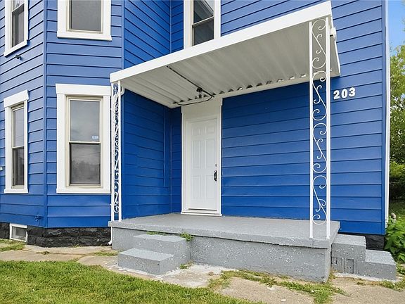 5th image of 203 Alaska St