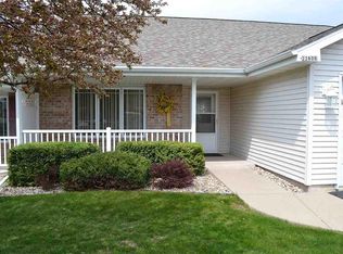 2280 Patriot Ln #B-18, Oshkosh, WI 54904