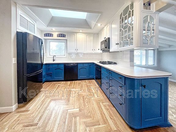 2nd image of 1100 Belmont Ter