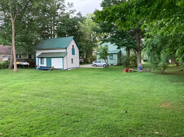 34 Maple St #B, Essex Junction, VT 05452