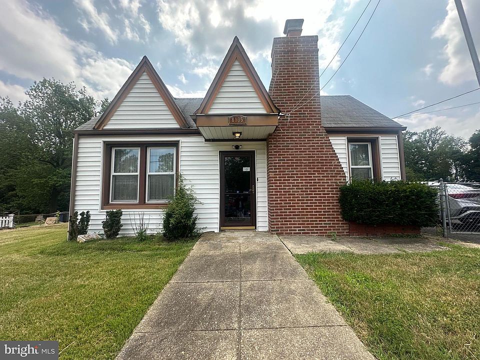 1st image of 8135 Comet Dr