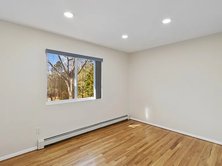1 Woodview Way — Photo 17