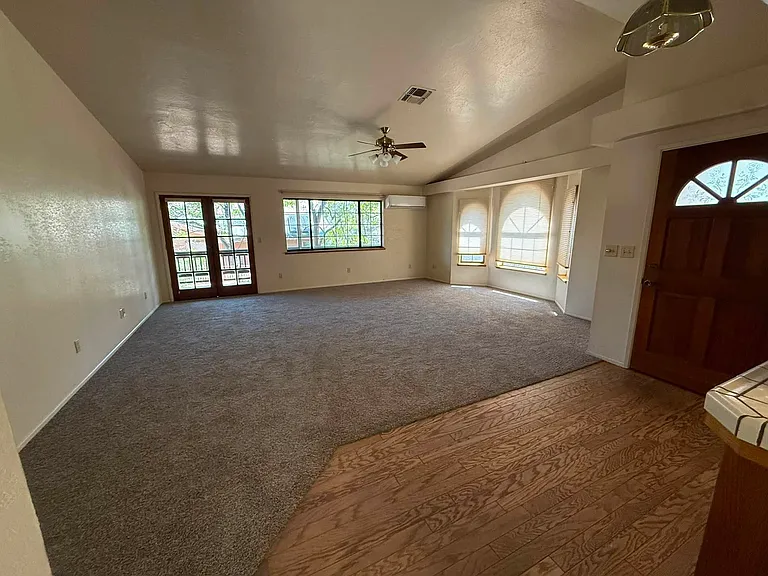 224 Pine Dr — Photo 10