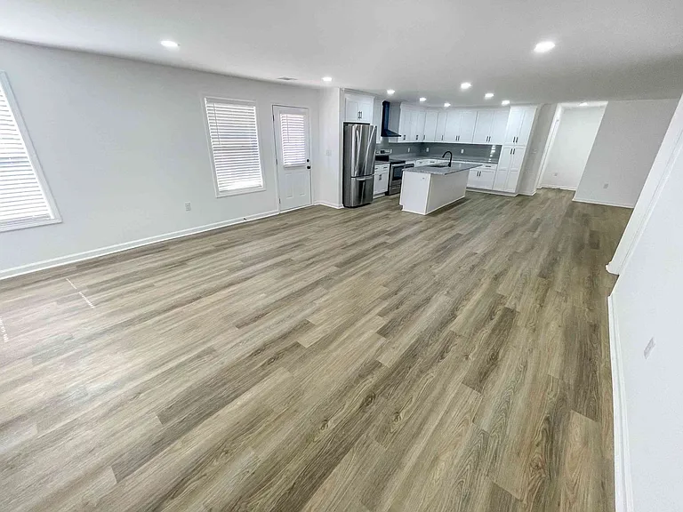 167 Racine St SW — Photo 5