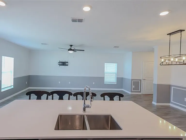 1821 Heart Lake Dr — Photo 11