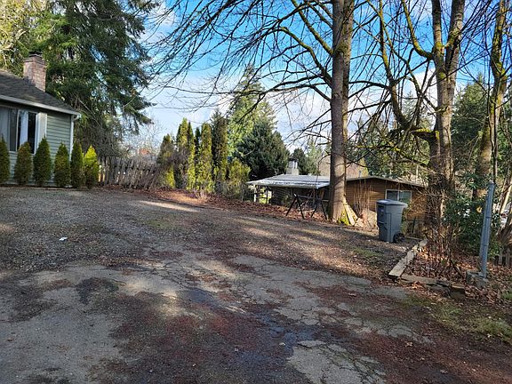 4th image of 16820 Northup Way