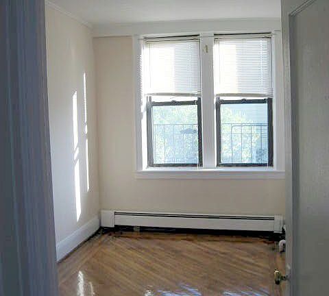 4th image of 1437 28th Ave APT 3F