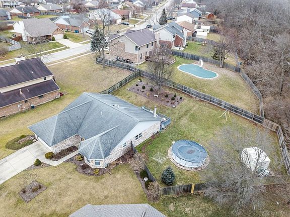 3rd image of 8811 Cotter Cir