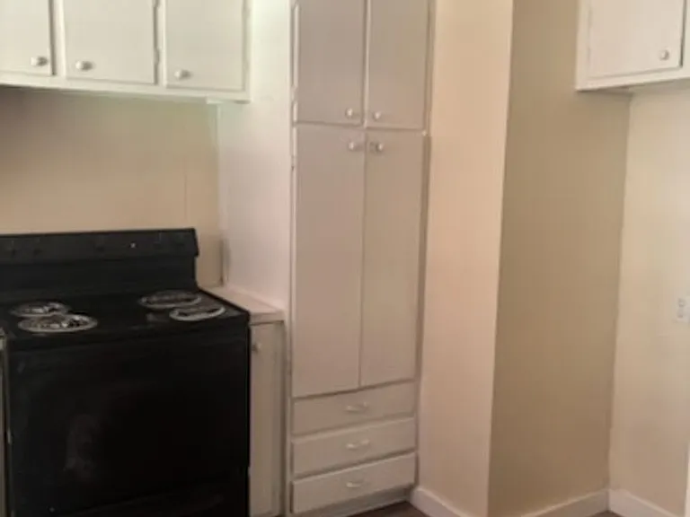 5076 London Ln — Photo 3