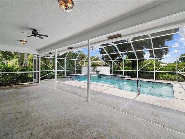 15575 Woodmar Ct — Photo 12
