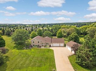 1710 102nd St E, Inver Grove Heights, MN 55077