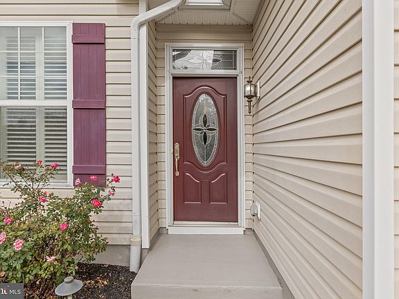 3rd image of 5 Wesley Dr
