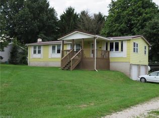 9465 Dover Rd, Apple Creek, OH 44606