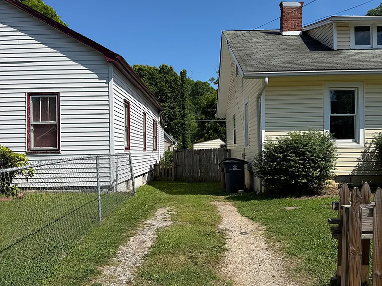 308 E Quincy Ave — Photo 20
