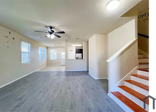 4 bed, 2285 sqft, $2,700 — Photo 3