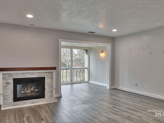 2nd image of 1143 N Camelot Dr