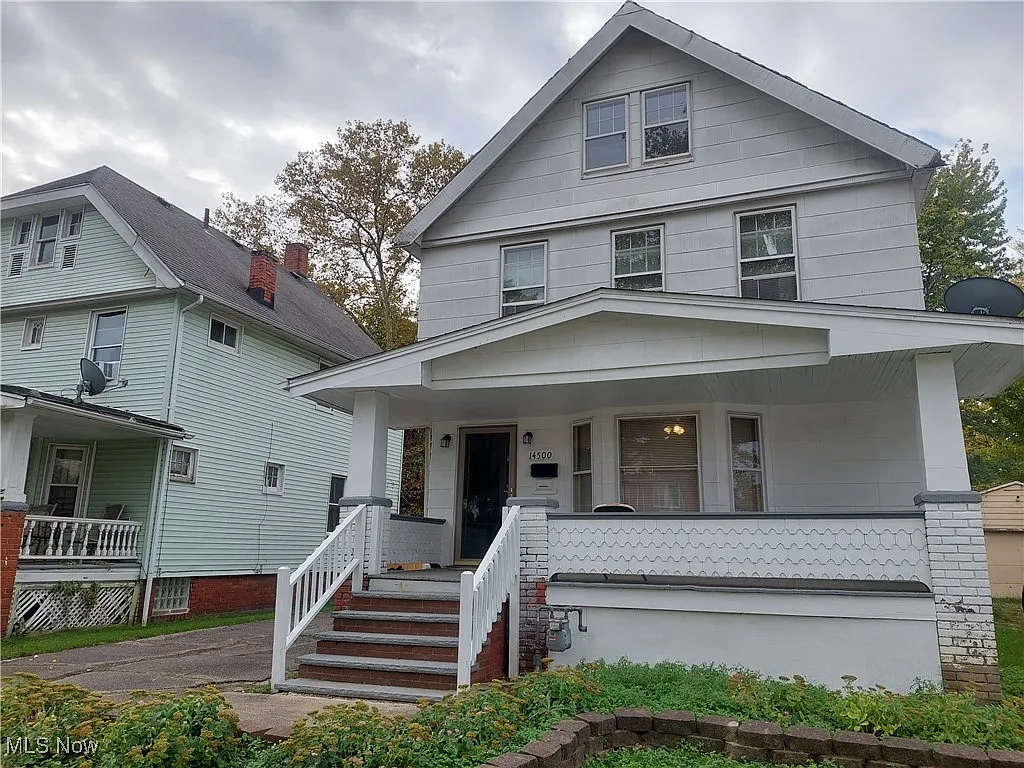 14500 Alder Ave photo 1