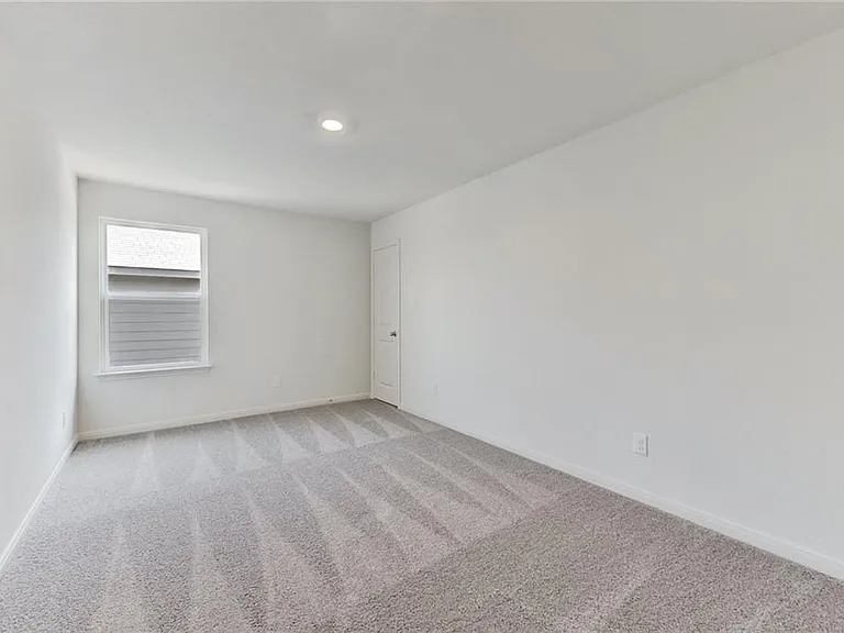 1001 Riverdale Cv — Photo 11