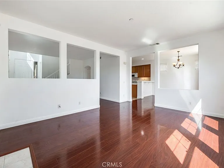 4544 Filson St — Photo 5