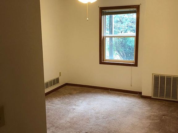 5th image of N25W24011 River Park Dr APT 6