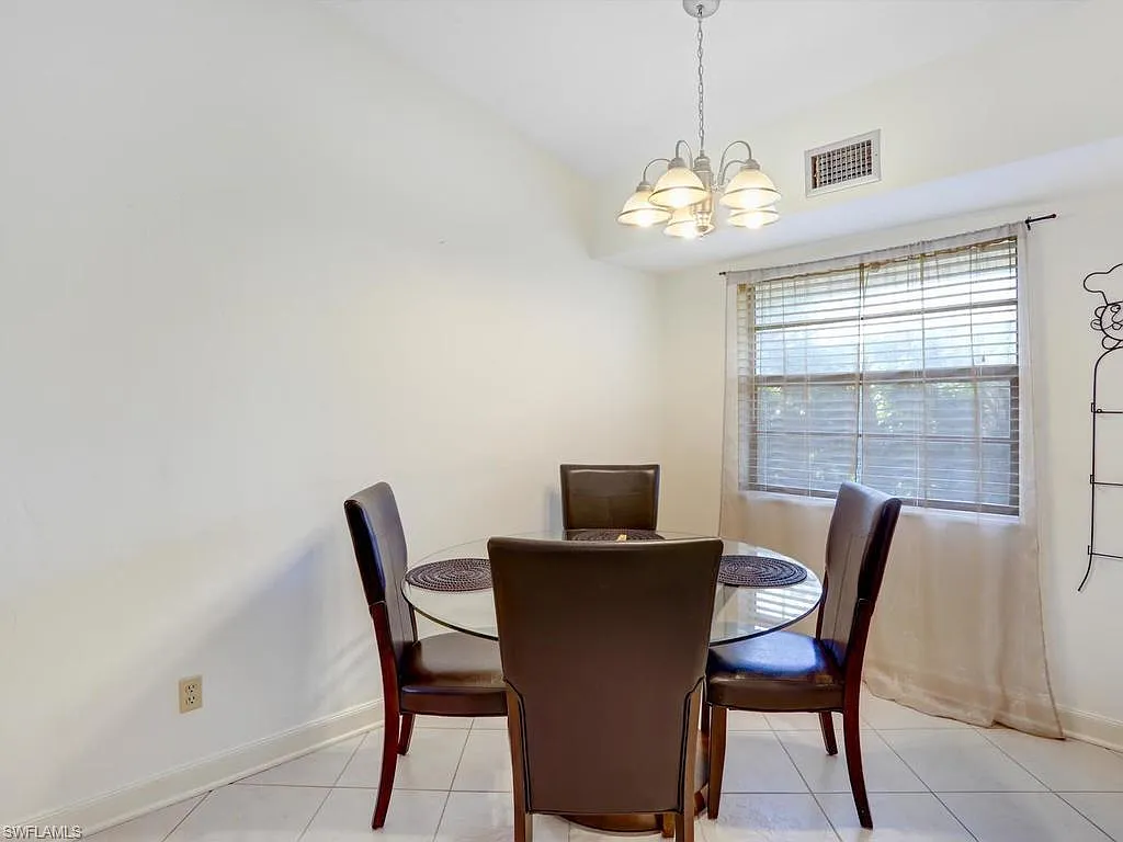 5501 Rattlesnake Hammock Rd — Photo 2
