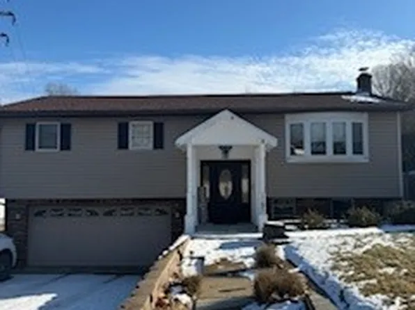 1195 Mike Reed Dr, South Park, PA 15129