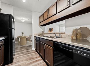 Lee Overlook Apartments, Centreville, VA 20121