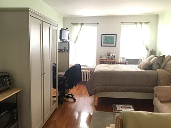 324 East 48th Street