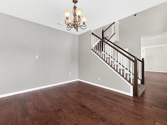 4th image of 1533 Balboa Ln